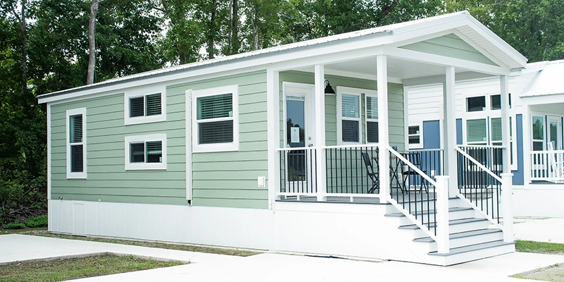 Cabin-style park model home in Maysville, NC